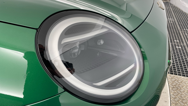 MINI Cooper 135kW E Exclusive [Level 2] 41kWh 3dr Auto Electric Hatchback